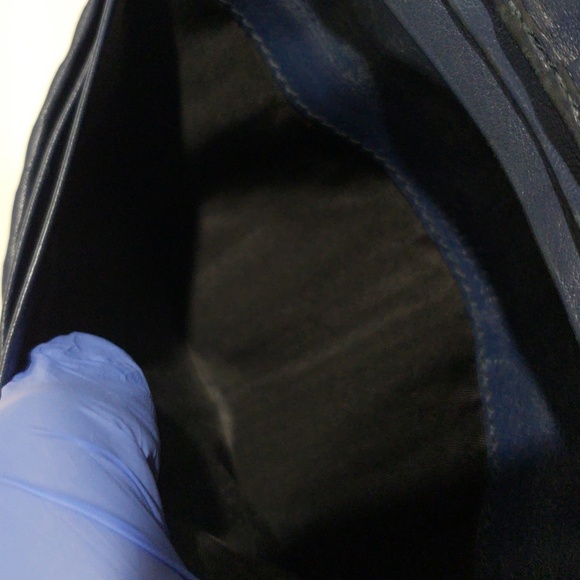 Salvatore Ferragamo Leather Gancini Long Black Bi-Fold Wallet – Luxury, Timeless - Picture 12 of 17